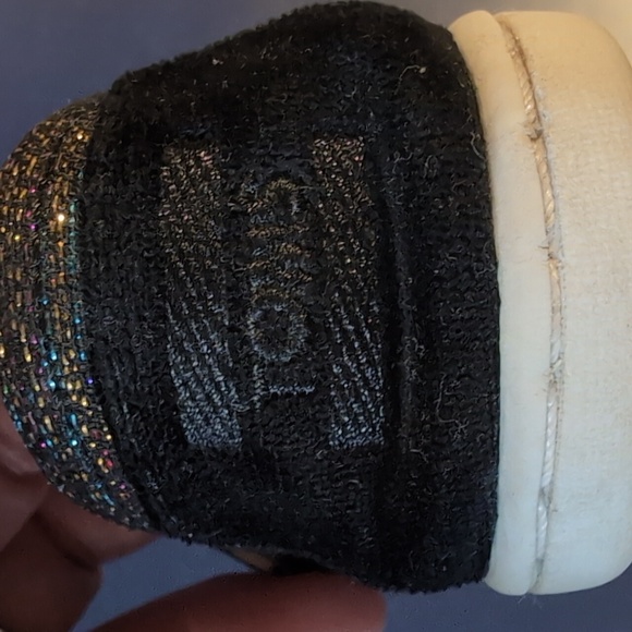 TOMS infant shoes - size 2 - Picture 3 of 3